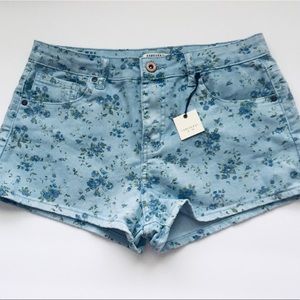 DENIM SHORTS LIGHT BLUE MULTI FLOWERED